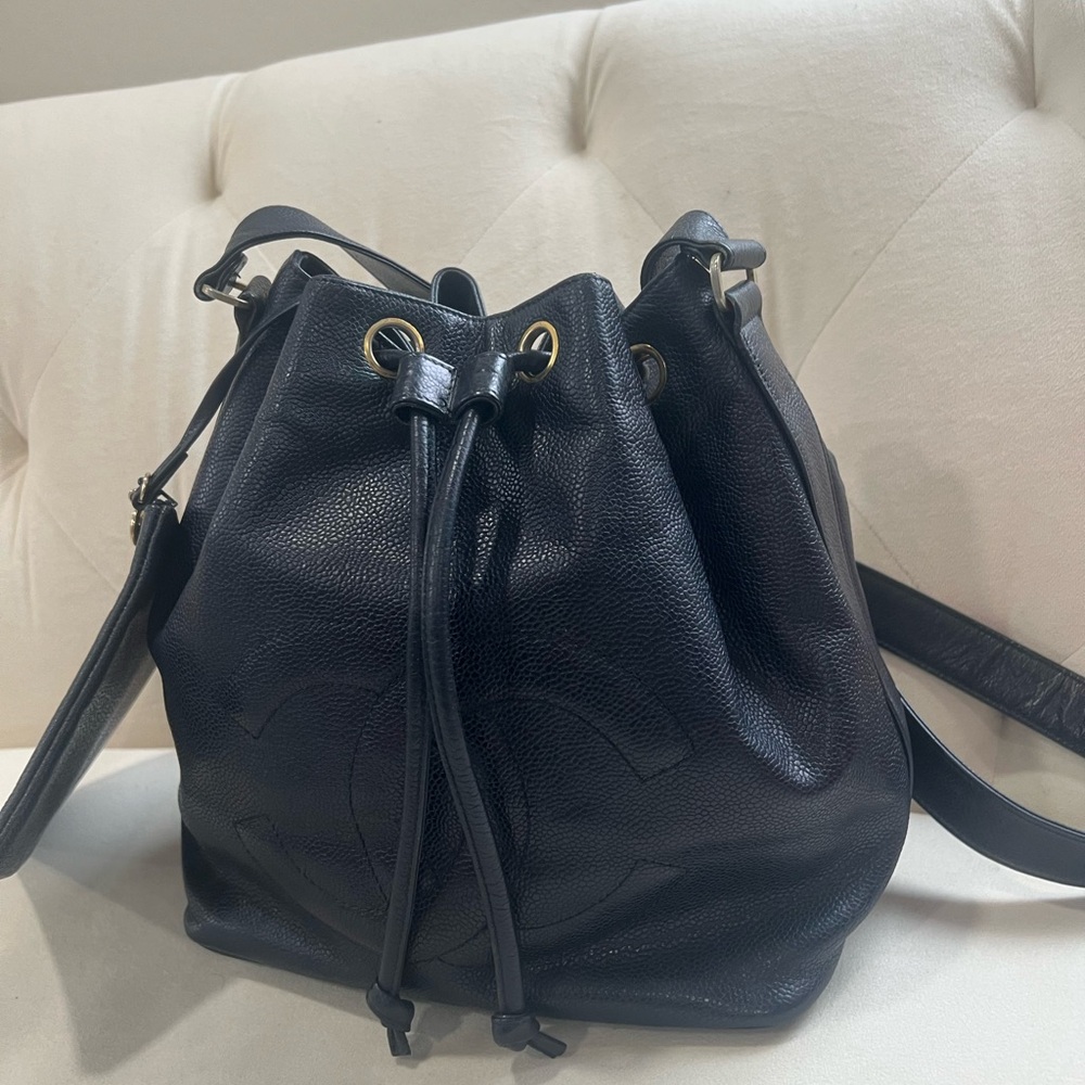 Vintage Chanel Caviar Navy Blue 24k Gold plated hardware Drawstring Bucket Bag - Picture 8 of 14